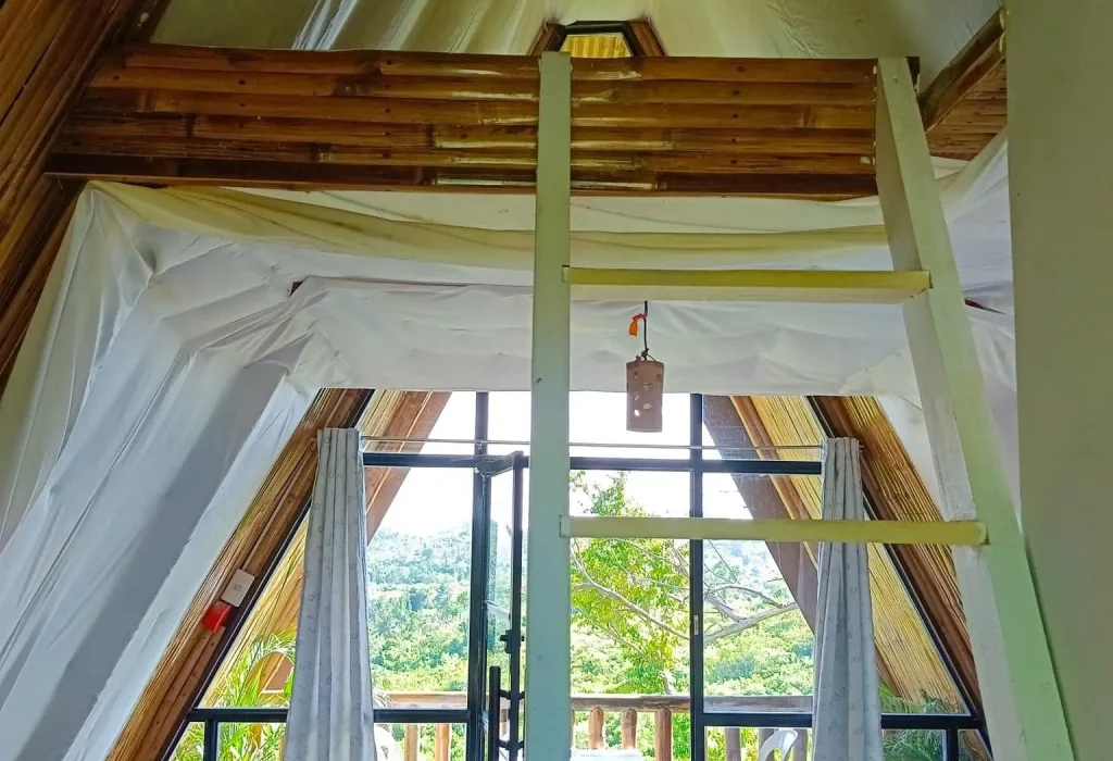 Lauriel's Peak Bistro and Eco-Park accom